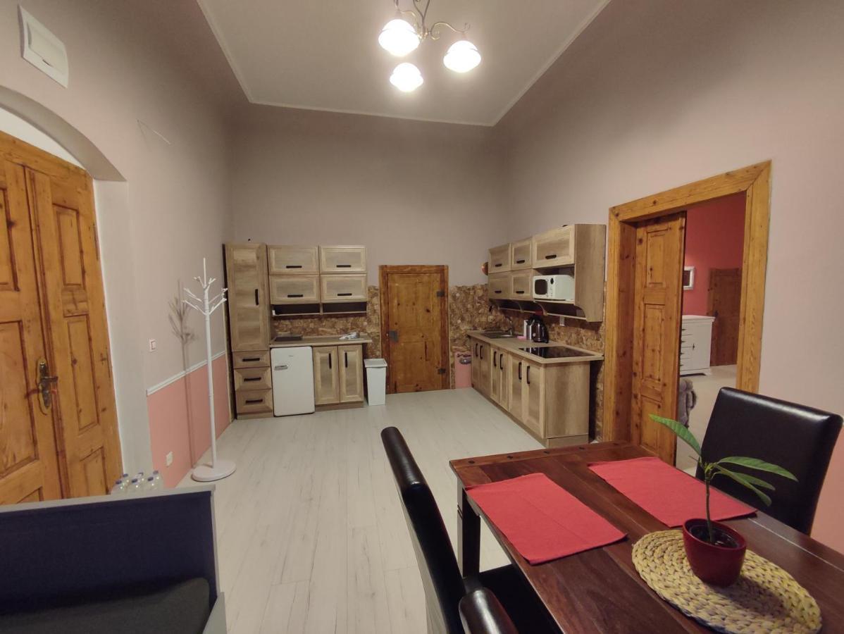 Stříbro Zamecky Apartman - Castle Apartment מראה חיצוני תמונה