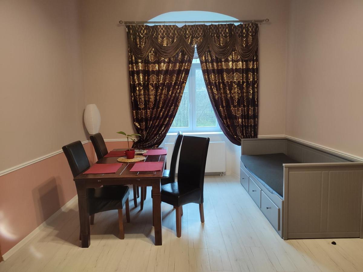 Stříbro Zamecky Apartman - Castle Apartment מראה חיצוני תמונה