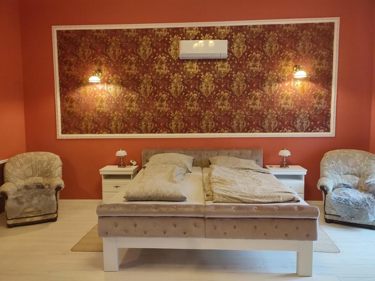 Stříbro Zamecky Apartman - Castle Apartment מראה חיצוני תמונה